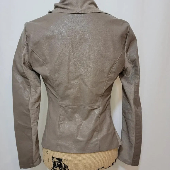 BLANK NYC Women's Drape Front Faux Suede Motorcycle Jacket Size XS Taupe - Picture 4 of 16